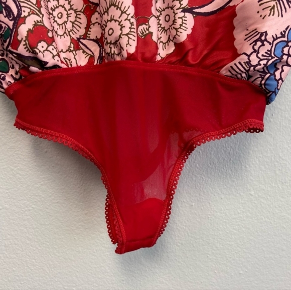 NWT FREE PEOPLE Handerkerchief Tie Back Satin Bodysuit Onesie, sz Small - Picture 6 of 9